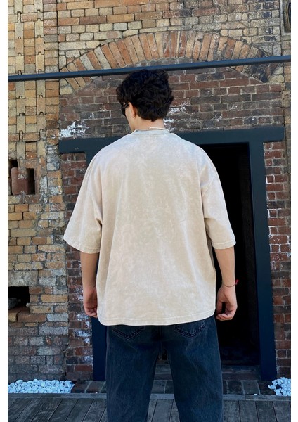 Oversize Graphic Baskılı Sand Yıkamalı T-Shirt indirimleri