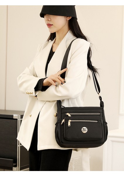 Kadınlar Için Naylon Omuz Crossbody Çanta 2024 Yeni Rahat ve Çok Yönlü Orta Yaşlı ve Yaşlı Anne Çantası Büyük Kapasiteli Su Geçirmez Küçük Çanta (Yurt Dışından) modelleri