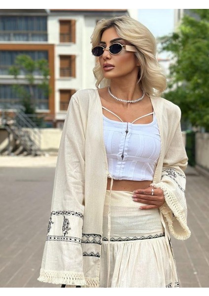 39091 Nakışlı Bluz Ekru