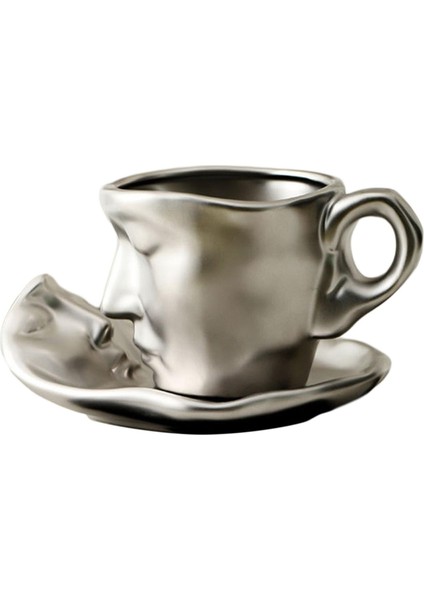 Tabaklı Seramik Romantikinin Yüzünü Ayarladı (Yurt Dışından)