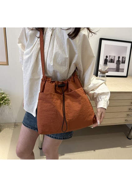 Kore Tarzı Niş Rahat Edebi Kanvas Kova Çanta, Kadınlar Için Moda Büzme Ipli Omuz Çantası, Internet Ünlü Ili Naylon Crossbody Çanta (Yurt Dışından) indirimleri