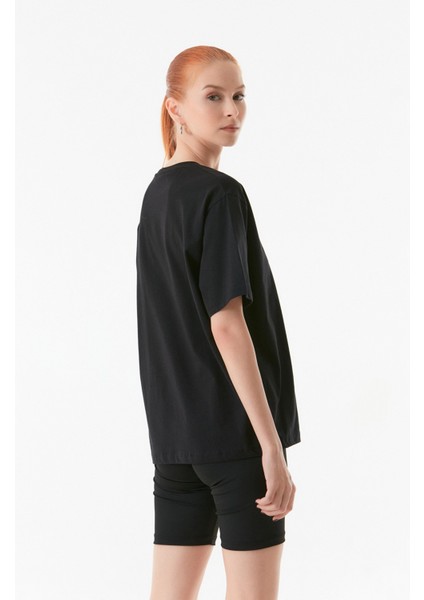 Yazı Nakışlı Bisiklet Yaka Oversize Tişört fırsatları
