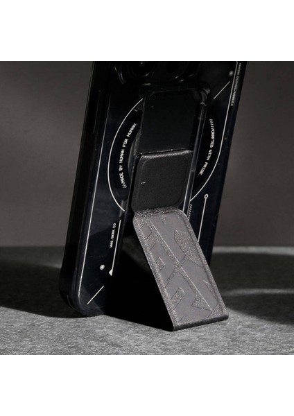 iPhone 15 Pro Max Kılıf Skinarma Magsafe Şarj Özellikli Teknoloji Desenli Standlı Helio Kapak Siyah indirimleri