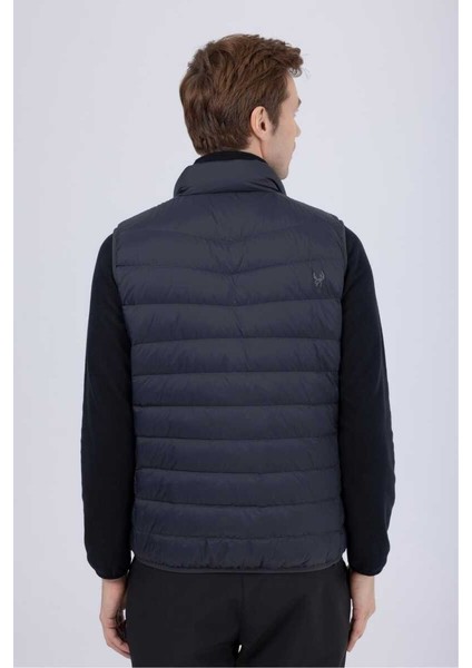Arcane Men Down Vest