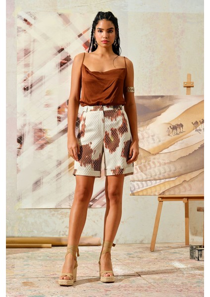 Bermuda Desenli Şort Kahverengi fiyatları