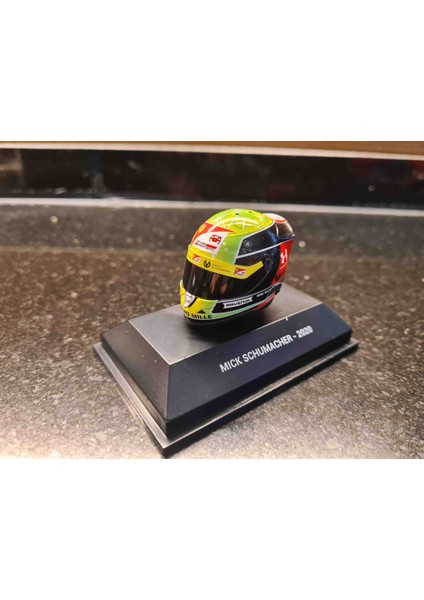 1/8 Mick Schumacher 2020 Formula 2 Champion Helmet