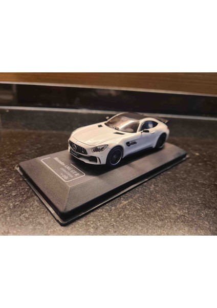 1/43 Mercedes Amg Gt-R Coupe Plain Body 2018