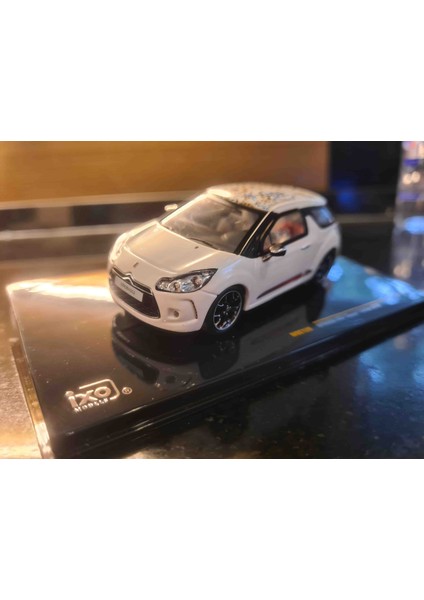 Ixo 1/43 Citroen Ds3 Kenzo Edition 2010