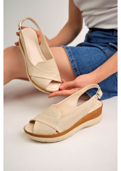 Dolgu Topuk Krem Ayakkabı modelleri