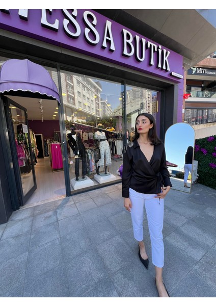 Omuzu Taş Dökümlü Saten Gömlek - Siyah Renk