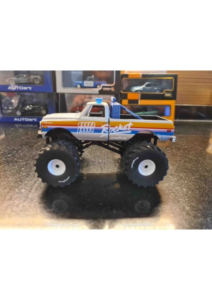 1/43 Chevrolet K-10 1972 Rocket Monster Truck fırsatları