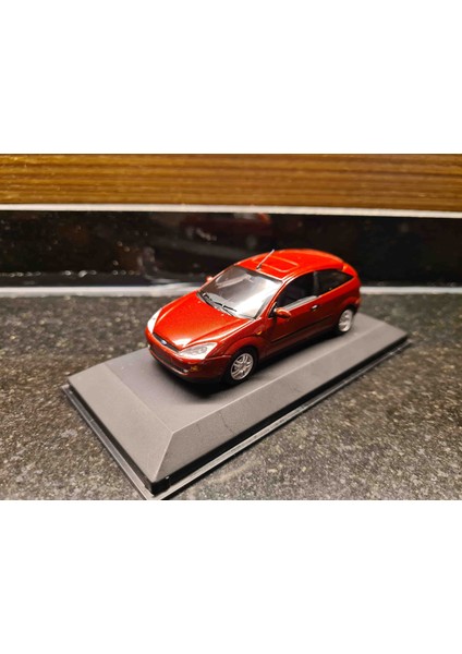 1/43 Ford Focus 1998 Mk1