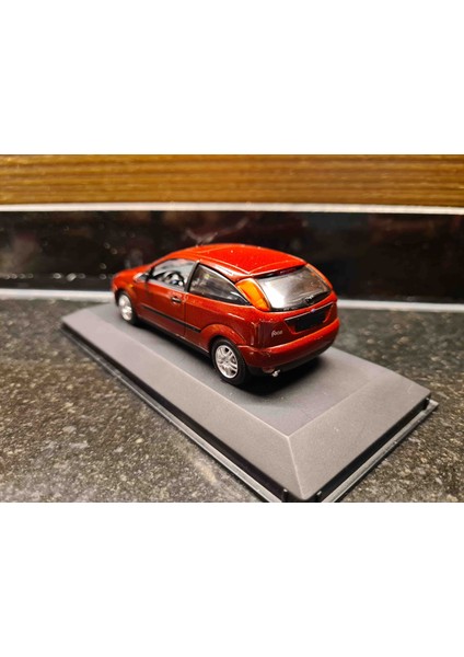 1/43 Ford Focus 1998 Mk1