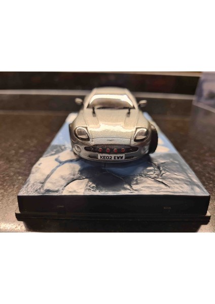 1/43 Aston Martin V12 Vanquish James Bond 007 Die Another Day