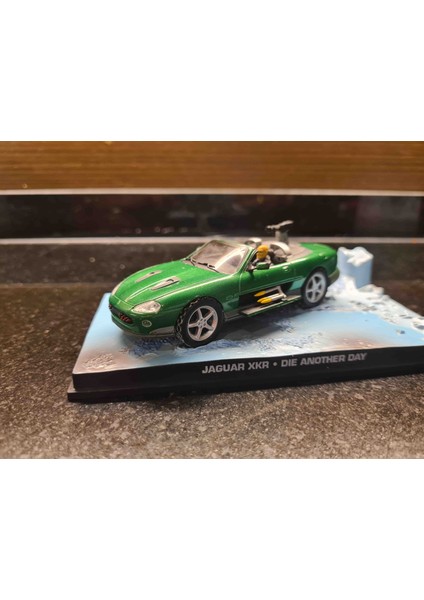 1/43 Jaguar Xkr James Bond 007 Die Another Day