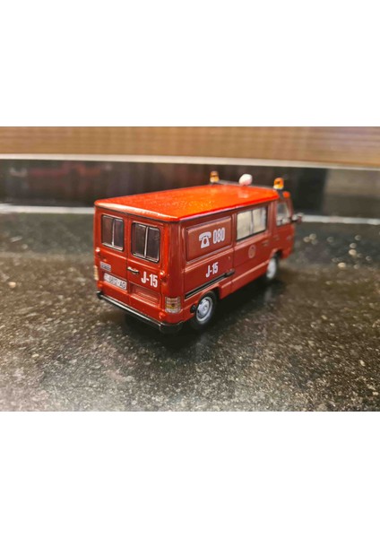 1/43 Mercedes MB180 Zaragoza Fire Department (Ölümlü Dünya 2) modelleri