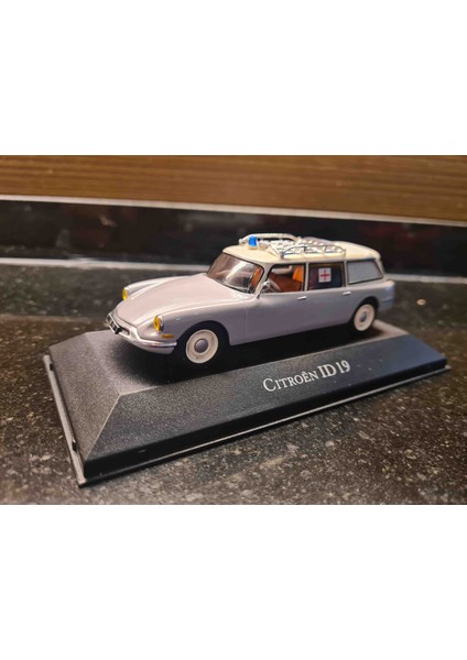 1/43 Citroen ID19 Break Ambulance 1962