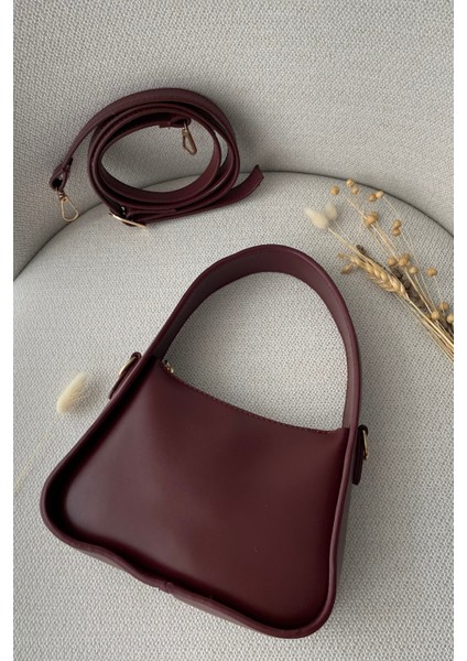 Kadın Bordo El ve Omuz Çantası modelleri