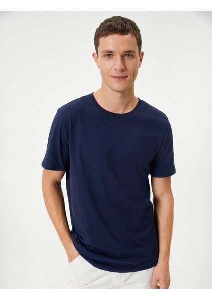 Basic Tişört Slim Fit Bisiklet Yaka Kısa Kollu