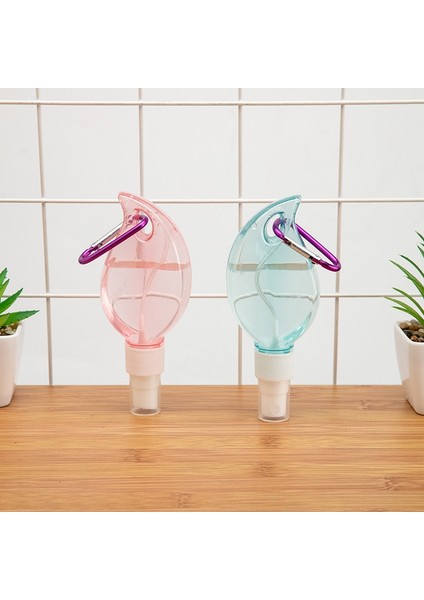 Mavi Stil Yeniden Kullanılabilir Taşınabilir Mze Yaprak Alkol Püskürtmeli El Dezenfektanı Seyahat Küçük Boy Tutucu Kanca Anahtarlık Tutucusu (Yurt Dışından) fırsatları