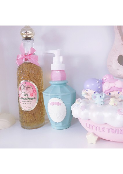 250ML Stili Sevimli Kabuk Parfüm Şekilli Banyo Şampuanı Şişesi 250ML Sabunluk Vücut Yıkama Saç Kremi Dolum Şişesi (Yurt Dışından) fırsatları