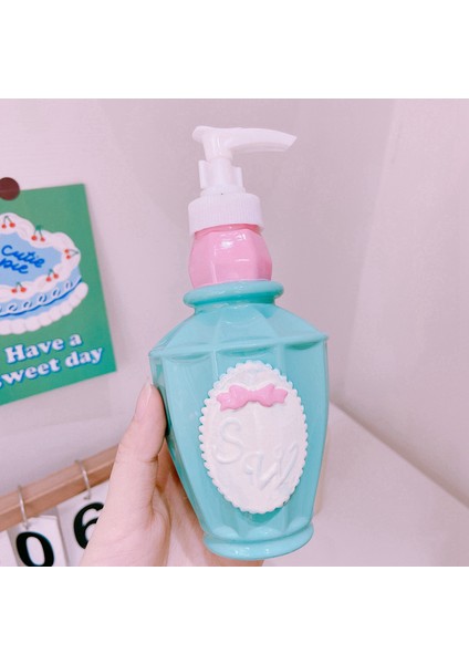 250ML Stili Sevimli Kabuk Parfüm Şekilli Banyo Şampuanı Şişesi 250ML Sabunluk Vücut Yıkama Saç Kremi Dolum Şişesi (Yurt Dışından) indirimleri