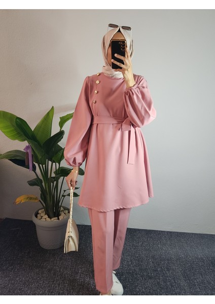 Pembe Düğmeli Ikili Takım