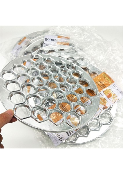 37 Delikli Ravioli Mantı Aracı Mutfak Hamur Baskı Ravioli Yapım Kalıbı Mantı Yapıcı Et Mantı Aksesuarları Fırınlama Araçları (Yurt Dışından) fırsatları