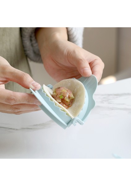 Yeşil Stil 2019 Yeni Dıy Mantı Yapıcı Aracı Buğday Sapı Jiaozi Pierogi Kalıbı Mantı Kalıbı Kelepçeler Fırın Kalıpları Hamur Tatlı Mutfak Aksesuarları (Yurt Dışından) fırsatları