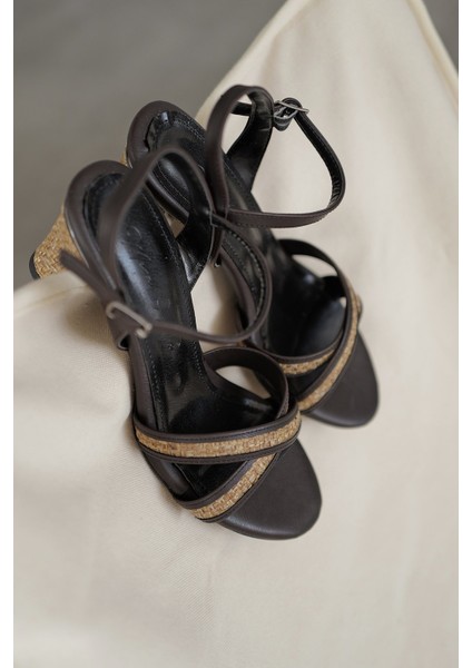 Çapraz Bantlı Topuklu Ayakkabı modelleri