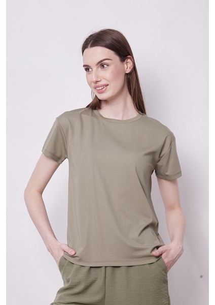 Kadın Sıfır Yaka Kırışmaz Span Karışımlı Şık Kısa Kol Likralı T-Shirt Bluz-Haki fırsatları