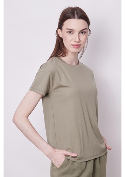 Kadın Sıfır Yaka Kırışmaz Span Karışımlı Şık Kısa Kol Likralı T-Shirt Bluz-Haki indirimleri