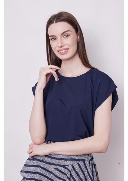 Şık Likralı Span Kumaş Kolsuz Geniş Sıfır Yaka Düşük Omuzlu Basic Tshirt Bluz-Lacivert fiyatları