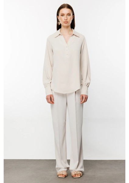 V Yaka Önü Düğmeli Bluz modelleri