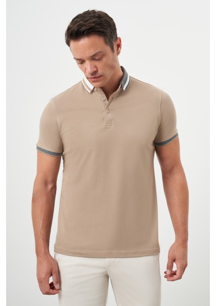 Erkek Bej Trend Compact Pike Düz Desen Düğmeli Yaka Dynamic Fit T-Shirt fiyatları