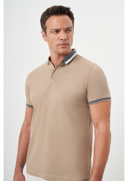 Erkek Bej Trend Compact Pike Düz Desen Düğmeli Yaka Dynamic Fit T-Shirt modelleri