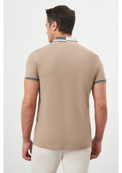 Erkek Bej Trend Compact Pike Düz Desen Düğmeli Yaka Dynamic Fit T-Shirt indirimleri