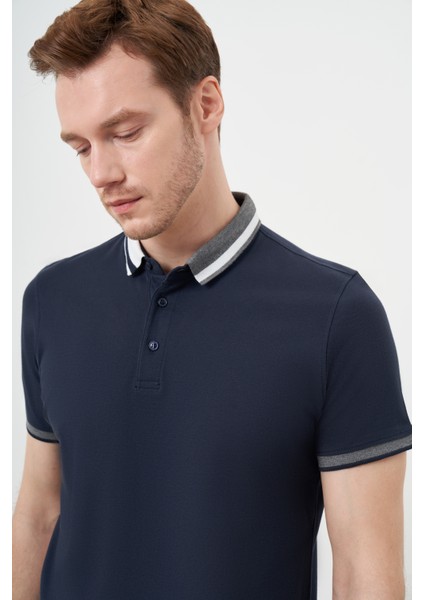 Erkek Lacivert Trend Compact Pike Düz Desen Düğmeli Yaka Dynamic Fit T-Shirt fırsatları