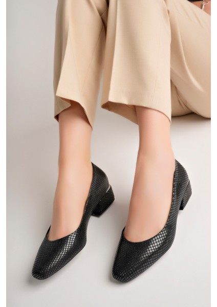 Kadın Deri Siyah Yılan Dokulu Kısa Topuklu Ayakkabı fiyatları