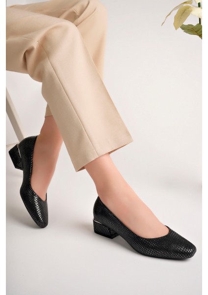 Kadın Deri Siyah Yılan Dokulu Kısa Topuklu Ayakkabı modelleri