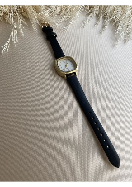 Retro Minimal Vintage Deri Kordon Kadın Kol Saati fiyatları
