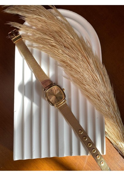 Bs Stıll Hasır Kordon Minimal Kadın Kol Saati Modern Gold Renk Vintage Quartz modelleri