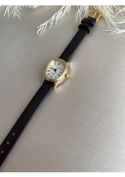 Retro Minimal Vintage Deri Kordon Kadın Kol Saati fiyatları