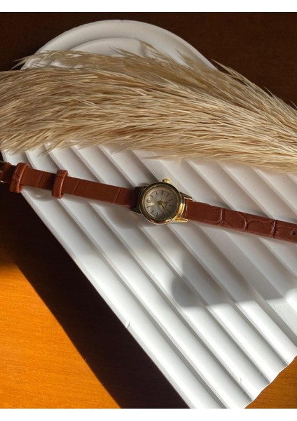 Bs Stıll Minimal Vintage Kadın Kol Saati Retro Quartz Deri Kordon 1 Adet (Çok Minik Modeldir) modelleri