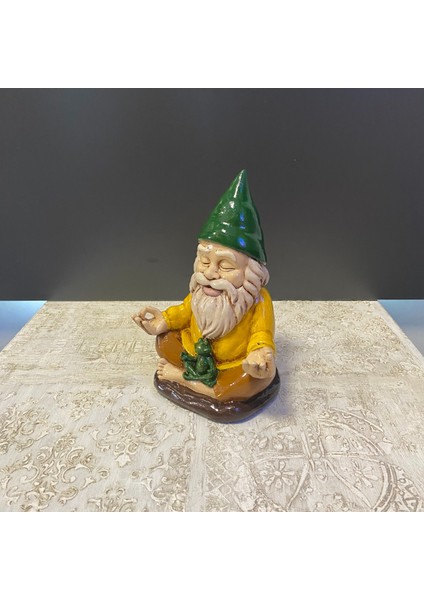 Elleri Açık Yoga Meditasyon Yapan Cüce modelleri