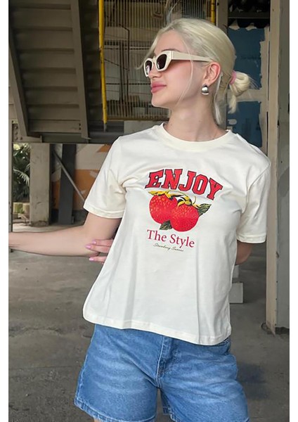 Beyaz Bisiklet Yaka Pamuklu Kısa Kollu Kadın T-Shirt MG2150 fiyatları