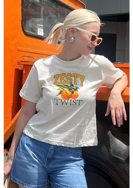 Sarı Bisiklet Yaka Pamuklu Kısa Kollu Kadın T-Shirt MG2150 fırsatları
