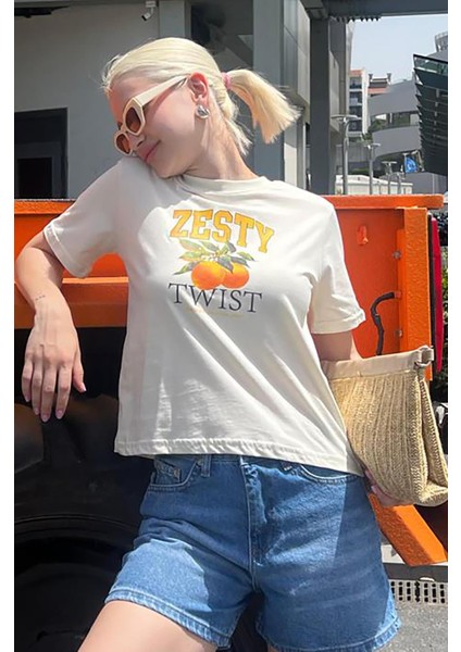 Sarı Bisiklet Yaka Pamuklu Kısa Kollu Kadın T-Shirt MG2150