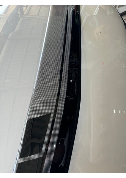 Toyota Hilux 2009-2013 Arası Kaput Rüzgarlığı Benekli modelleri