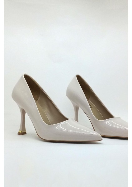 Sivri Burun Orta Boy Topuklu Stiletto Ayakkabı-Bej Rugan modelleri